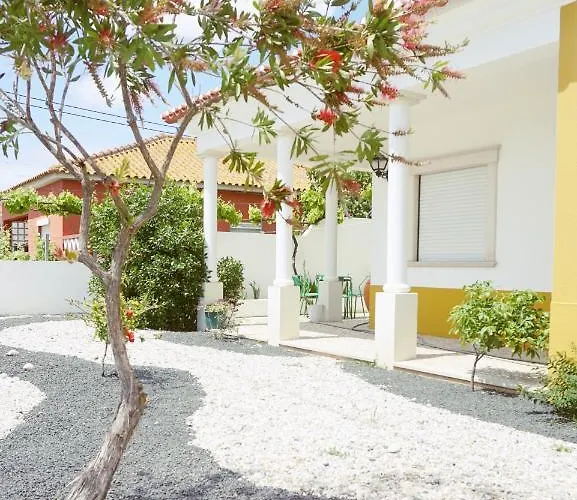 Martin's Atouguia Da Baleia